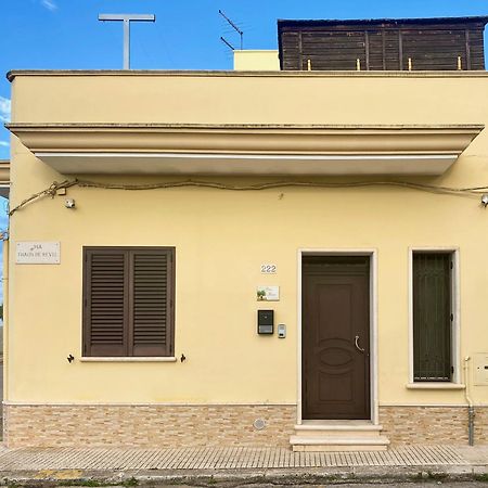 Casa Vacanze Ines Latiano Екстериор снимка