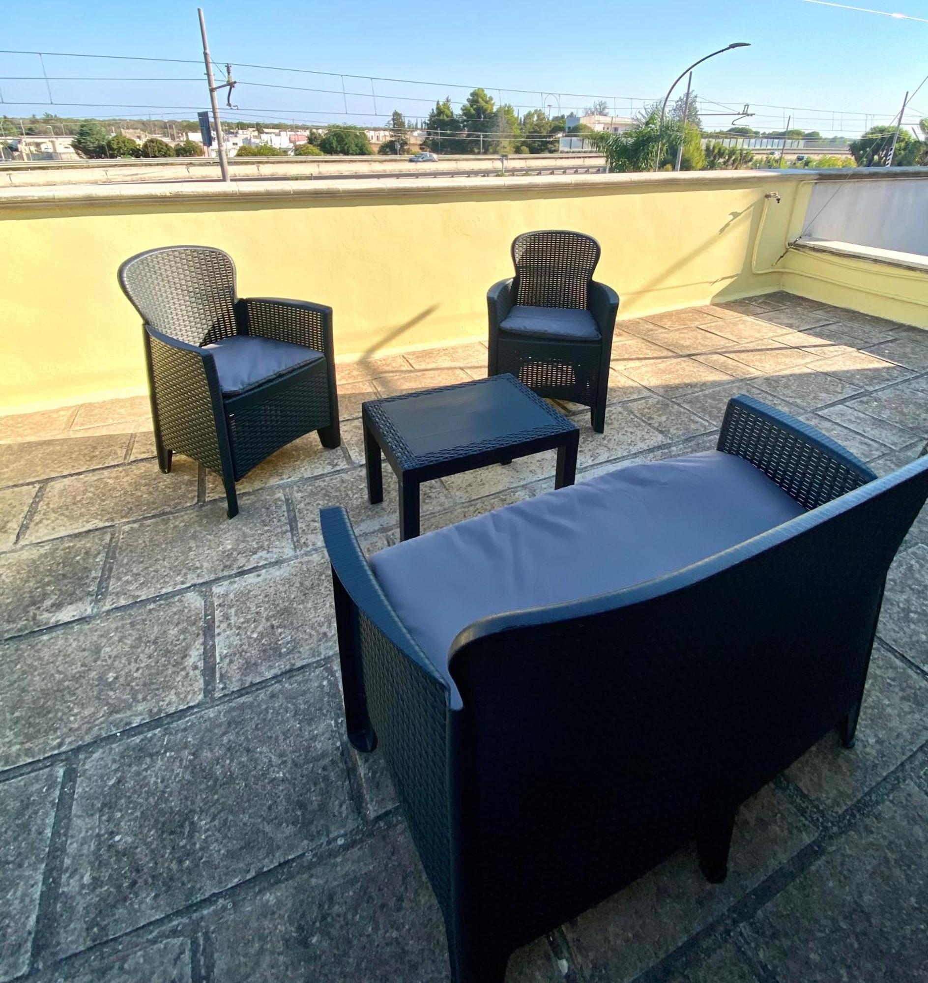 Casa Vacanze Ines Latiano Екстериор снимка