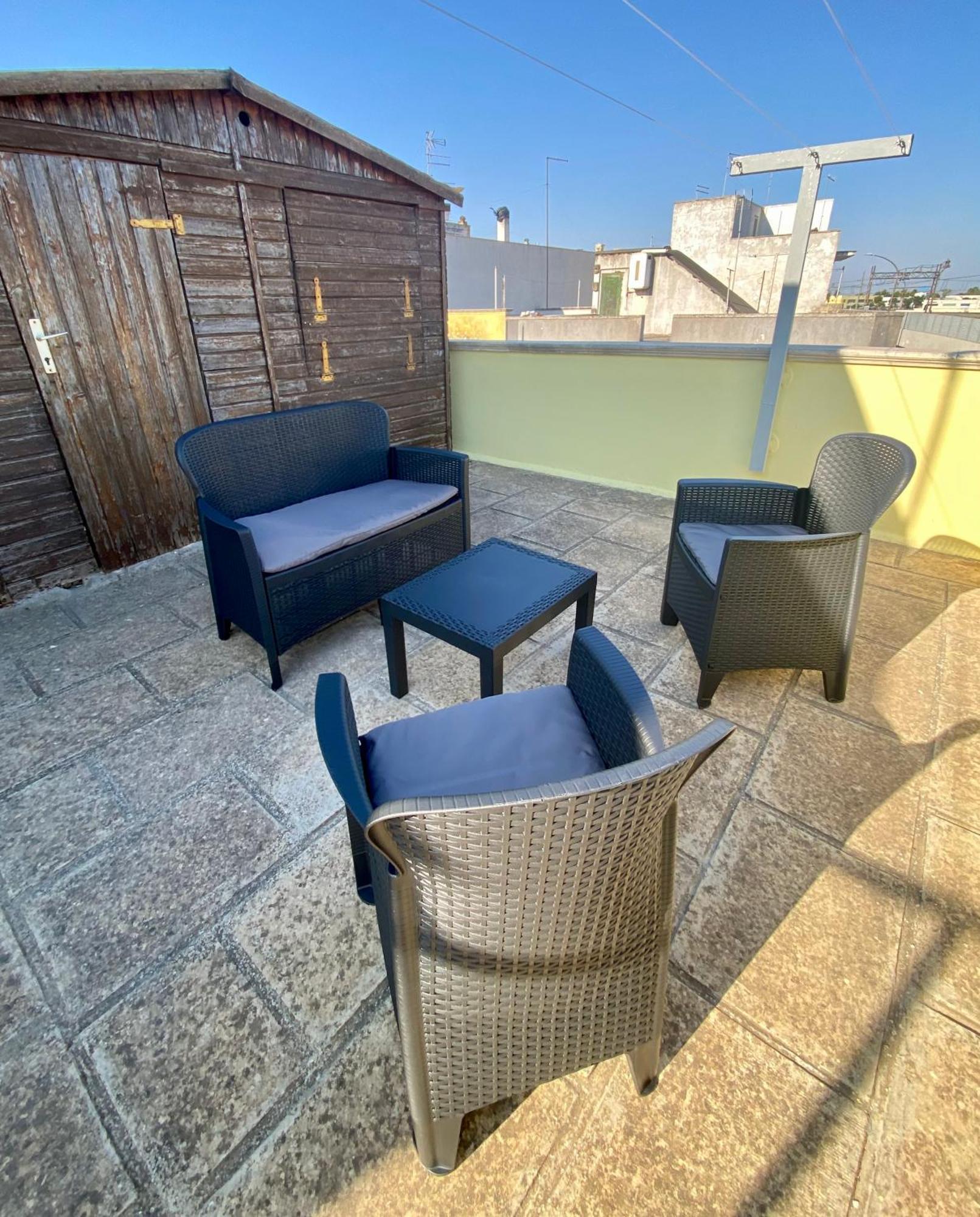 Casa Vacanze Ines Latiano Екстериор снимка