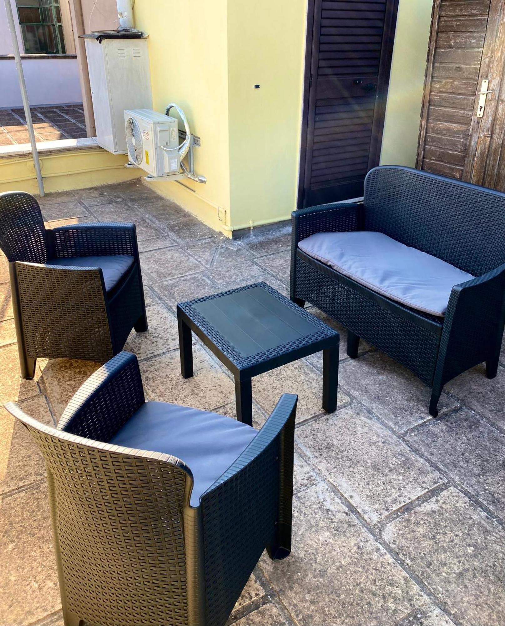 Casa Vacanze Ines Latiano Екстериор снимка