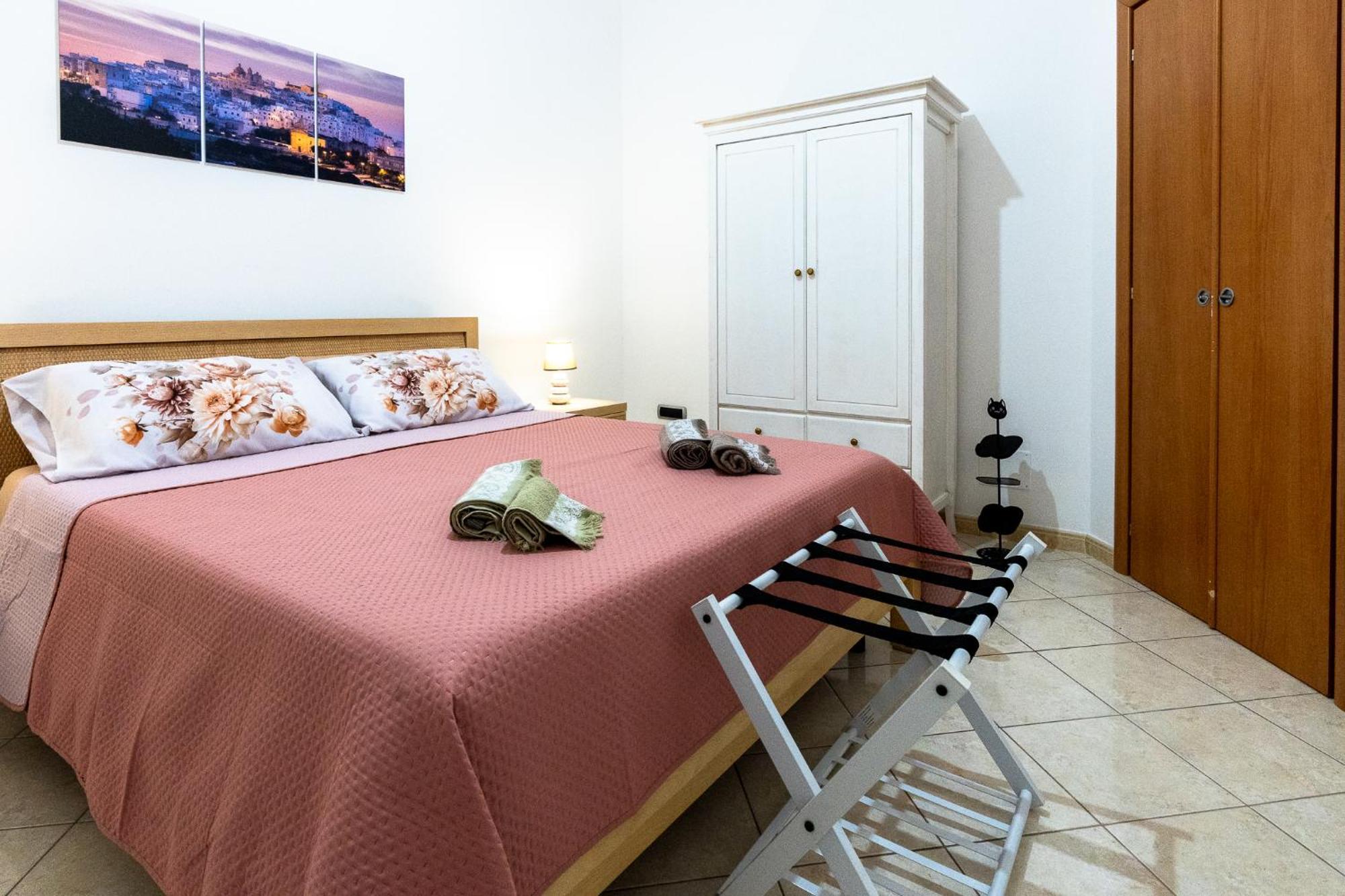 Casa Vacanze Ines Latiano Екстериор снимка