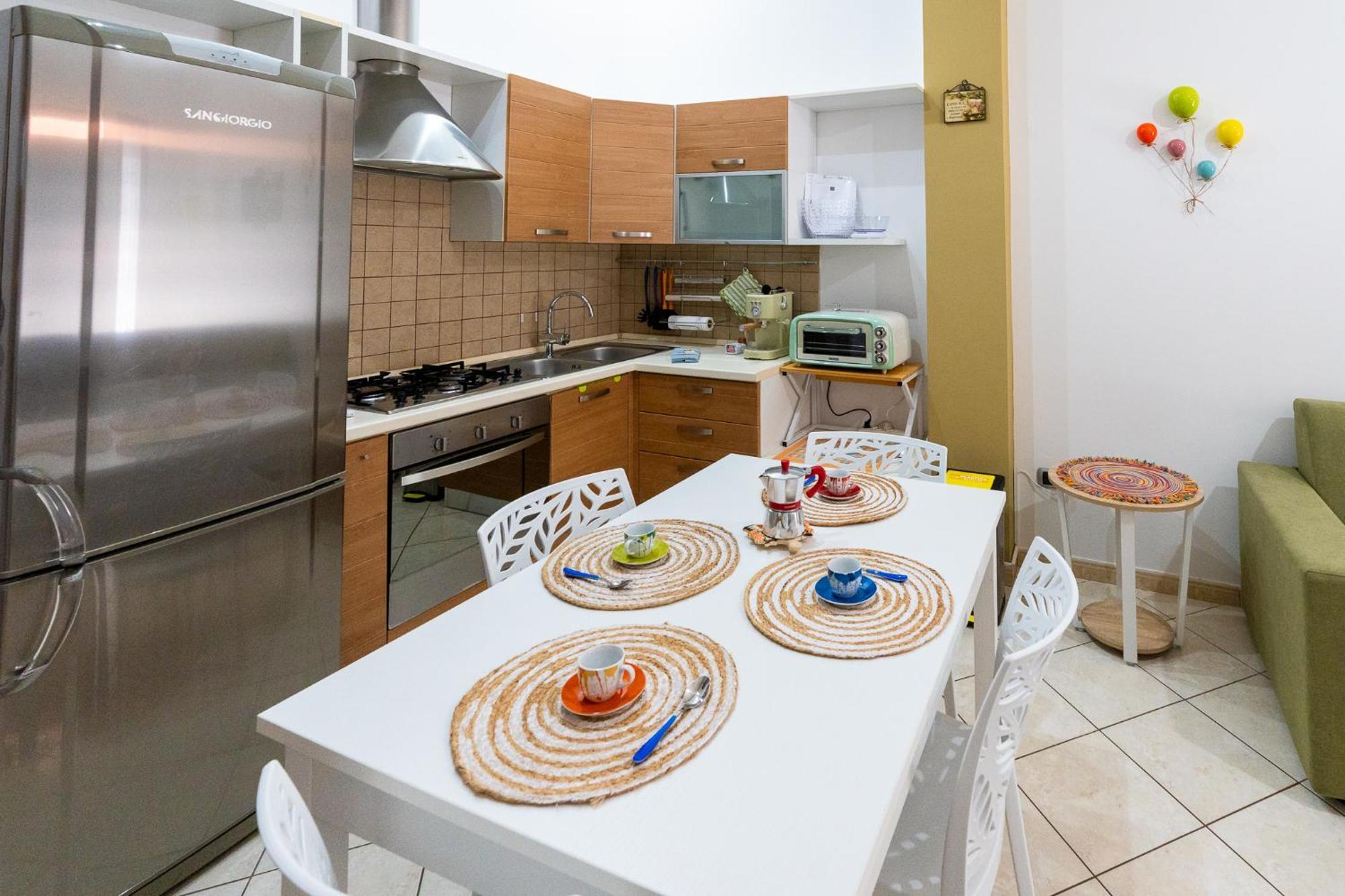 Casa Vacanze Ines Latiano Екстериор снимка