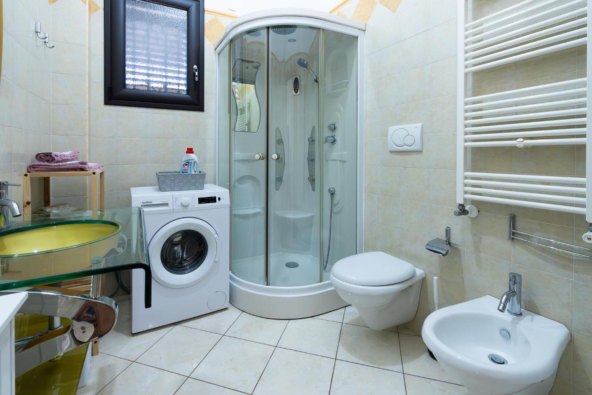 Casa Vacanze Ines Latiano Екстериор снимка