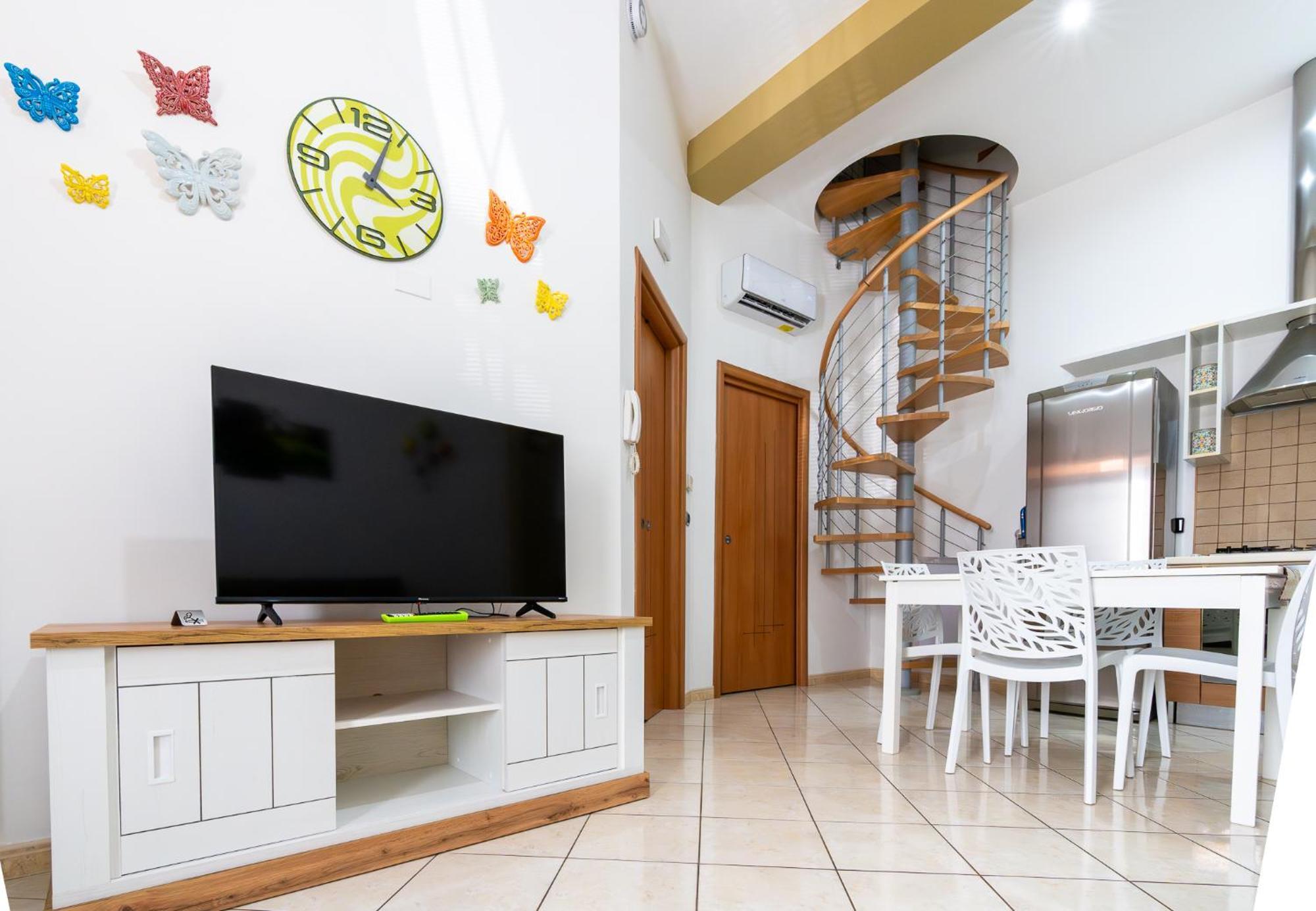 Casa Vacanze Ines Latiano Екстериор снимка