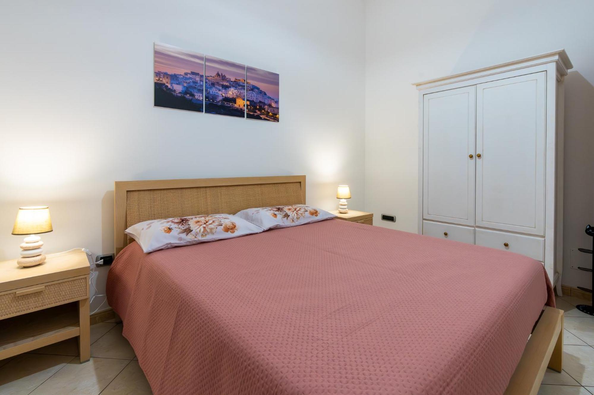 Casa Vacanze Ines Latiano Екстериор снимка