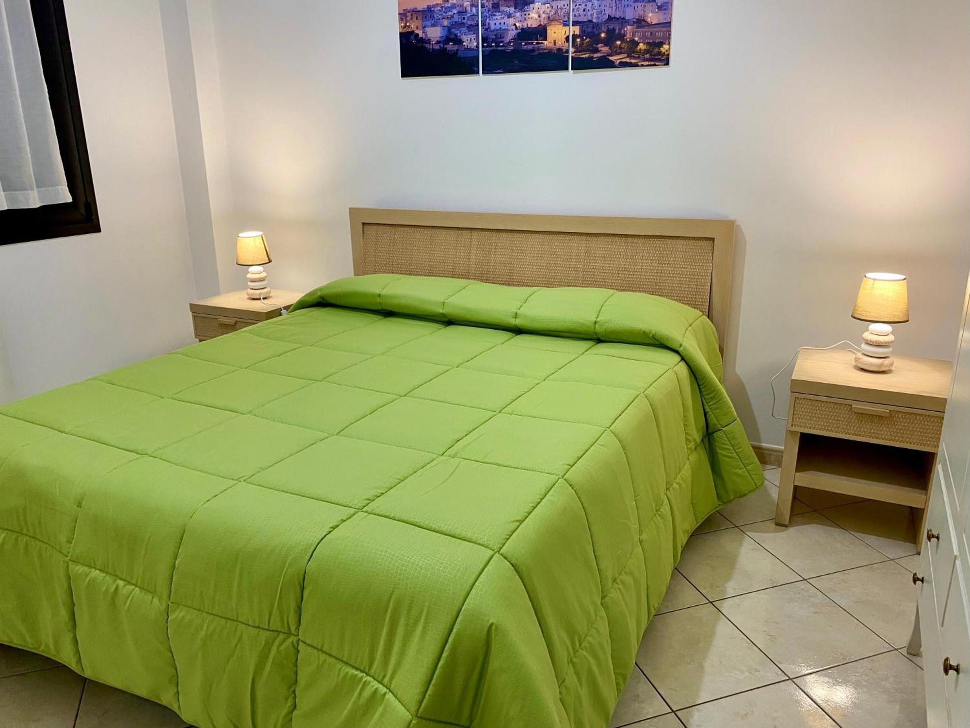 Casa Vacanze Ines Latiano Екстериор снимка
